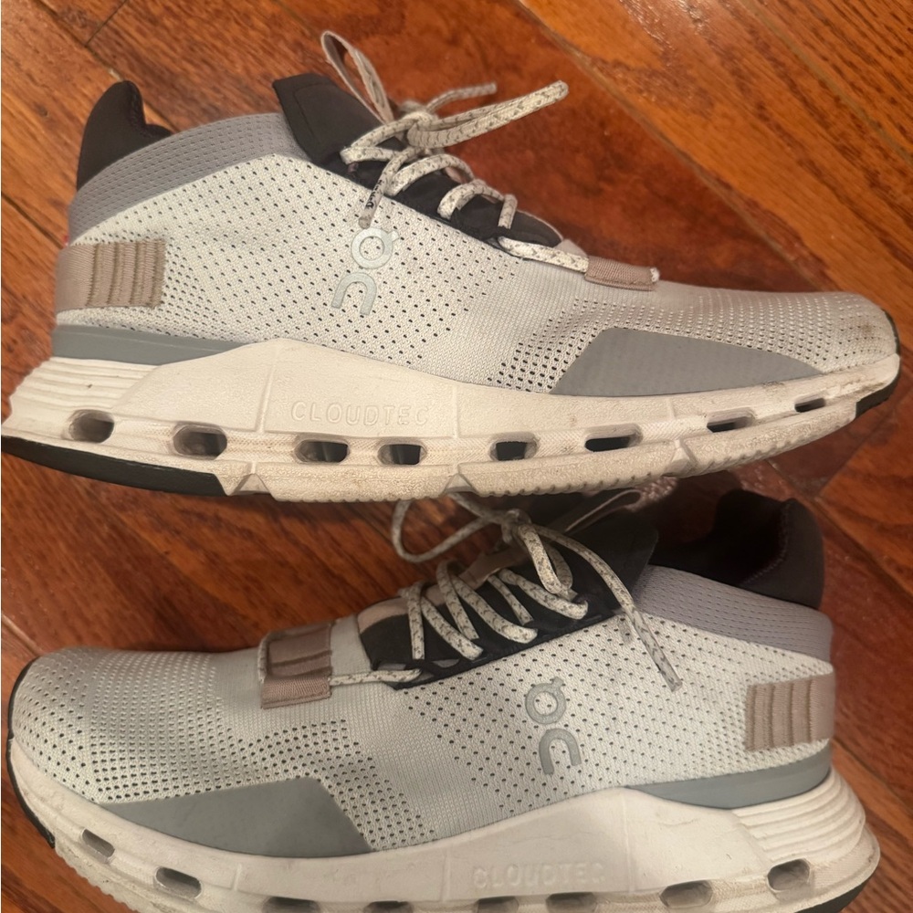 On Women’s Cloudnova - White Sand